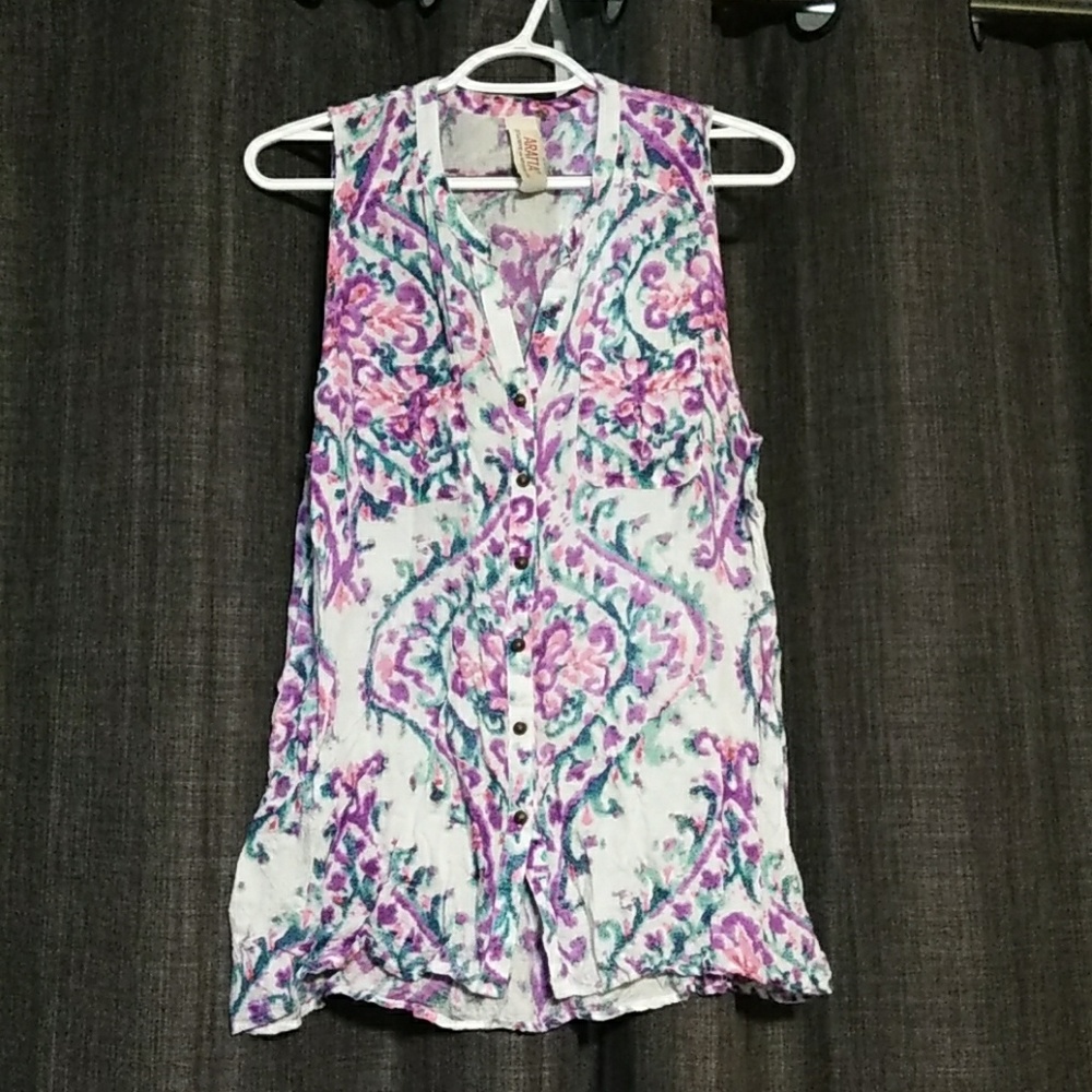 Sleeveless Button Up